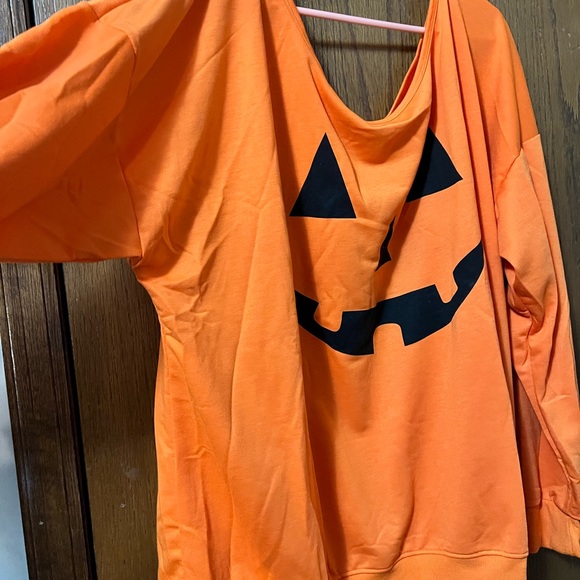 Pumpkin off shoulder sweater - Picture 3 of 3